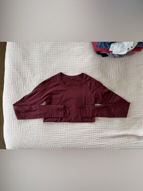 lululemon athletica Long Sleeve Cropped Tee in Burgundy